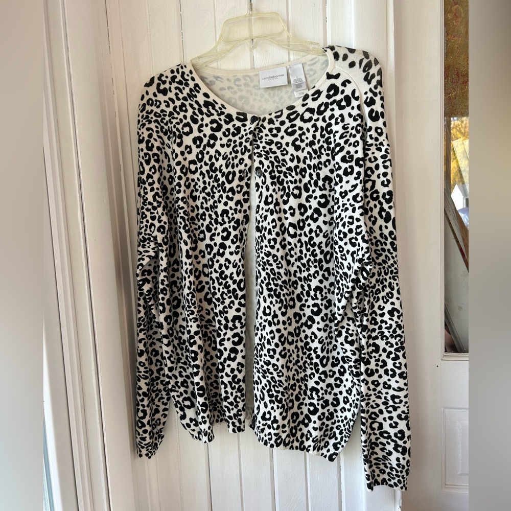 NWT Liz Claiborne Black and White Animal Print Sweater